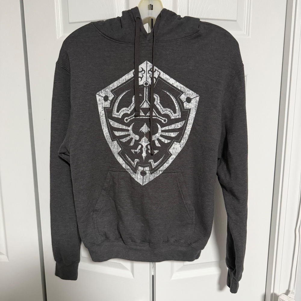 Nintendo Legend of Zelda Hylian Shield Hoodie Mens Small Charcoal Gray Pullover